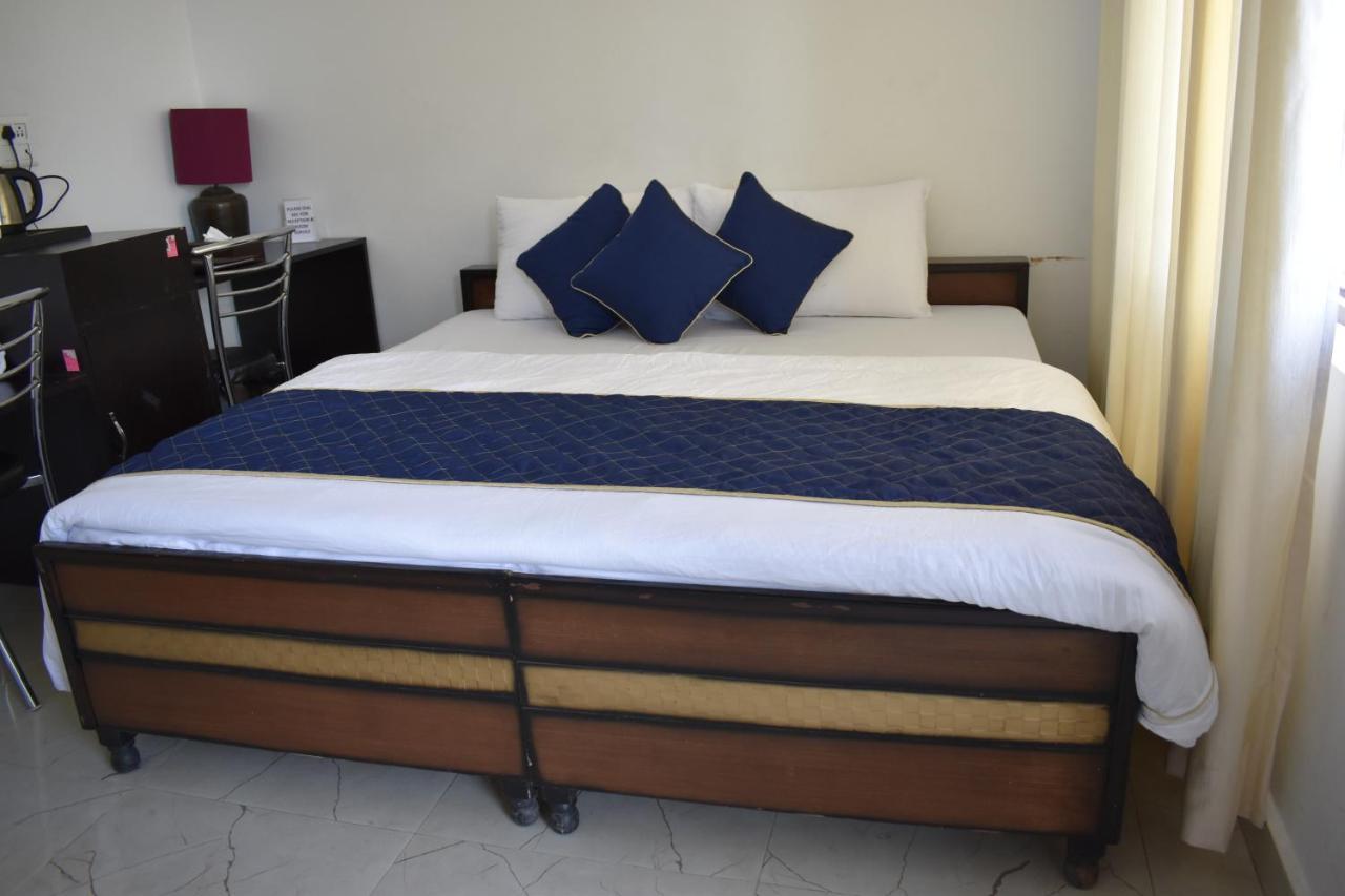Bir High Hotel Екстериор снимка